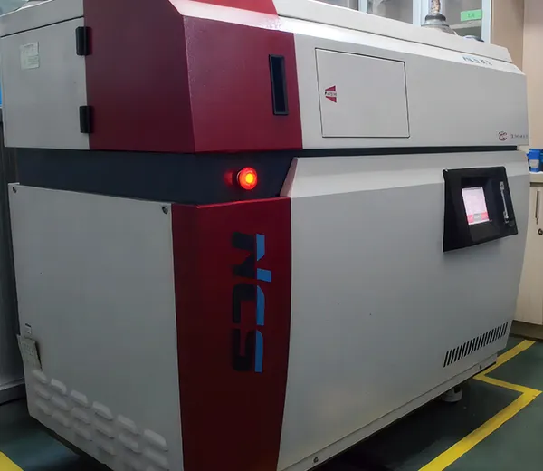 Optisches Emissionsspektrometer (OES)